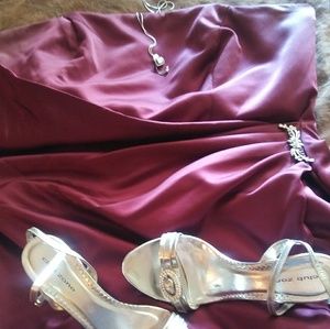 Davids bridal prom gown dress burgundy size 22